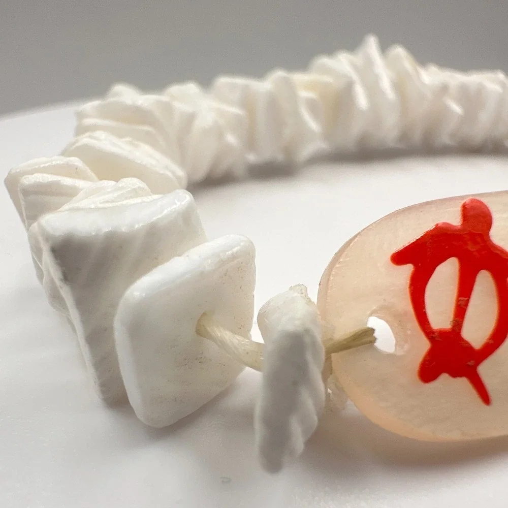 Vintage 90s‎ Hawaii Shell Heishe Bead Stretch Bracelet White Red Sea Turtle Honu